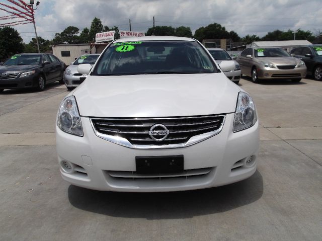 Nissan Altima 2011 photo 17