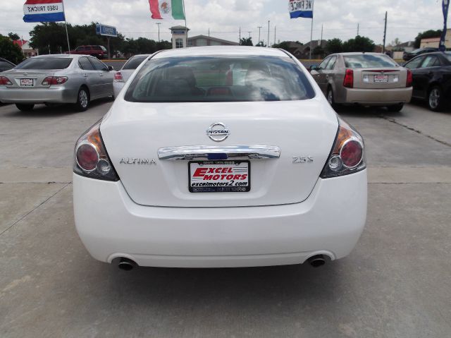 Nissan Altima 2011 photo 18