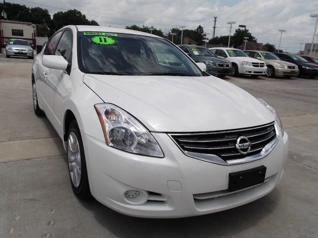 Nissan Altima 2011 photo 8