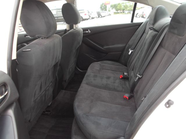 Nissan Altima 2011 photo 9