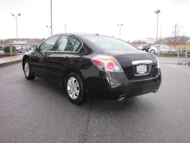 Nissan Altima 2011 photo 2