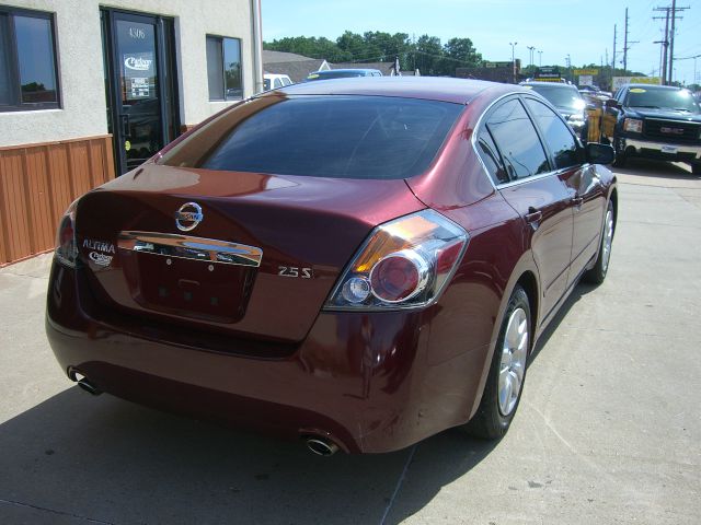 Nissan Altima 2011 photo 1