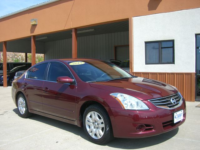 Nissan Altima 2011 photo 2