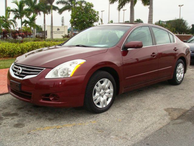 Nissan Altima 2011 photo 2