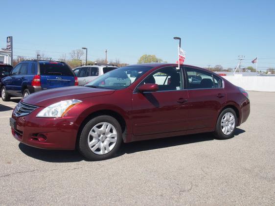 Nissan Altima 2011 photo 1