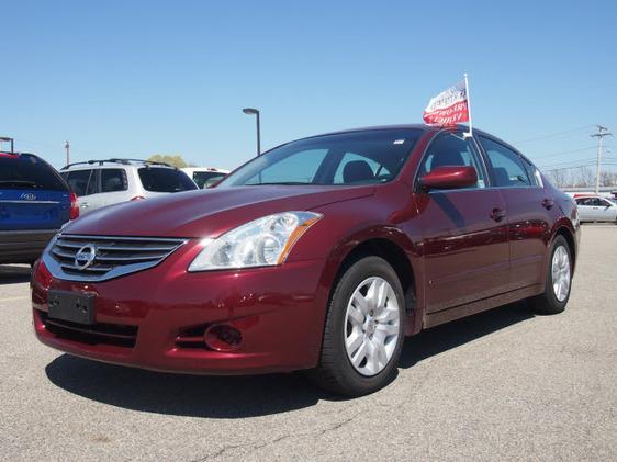 Nissan Altima 2011 photo 2