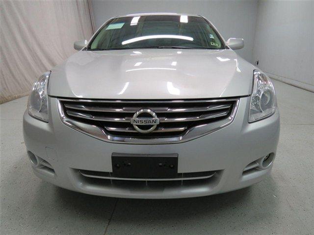 Nissan Altima 15 Sedan