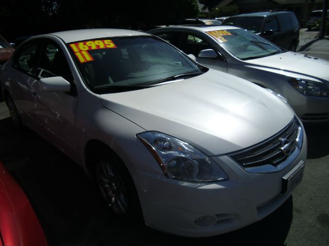 Nissan Altima 2011 photo 3