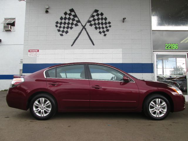 Nissan Altima 2011 photo 2