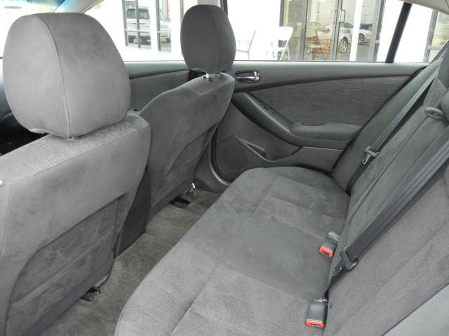 Nissan Altima 2011 photo 4