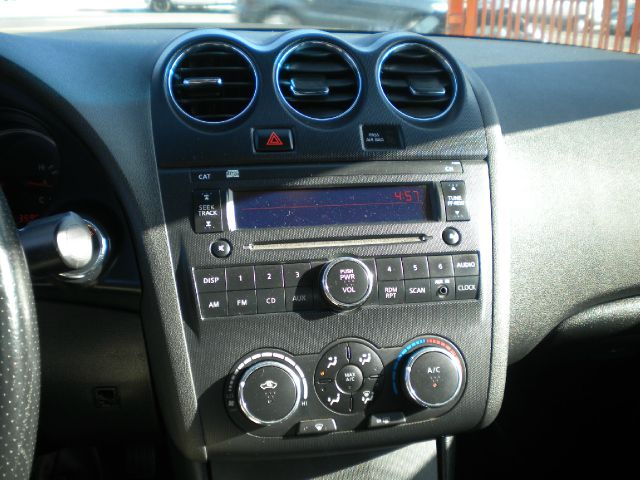 Nissan Altima 2011 photo 9