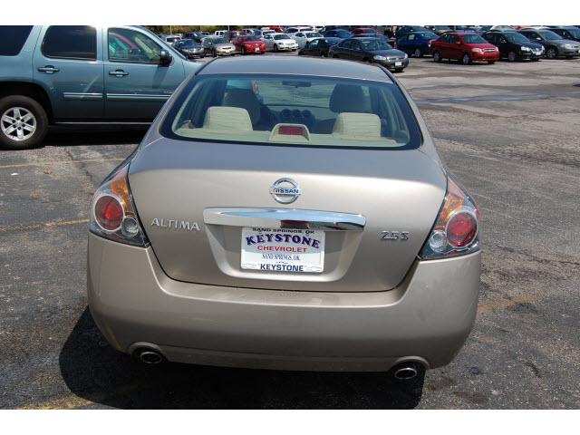 Nissan Altima 2011 photo 3