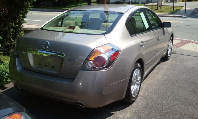 Nissan Altima 2011 photo 3