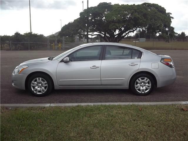 Nissan Altima 2011 photo 4