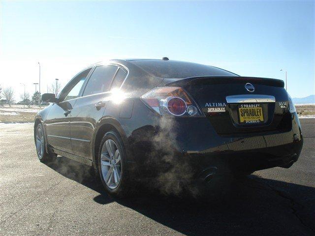 Nissan Altima 2011 photo 1