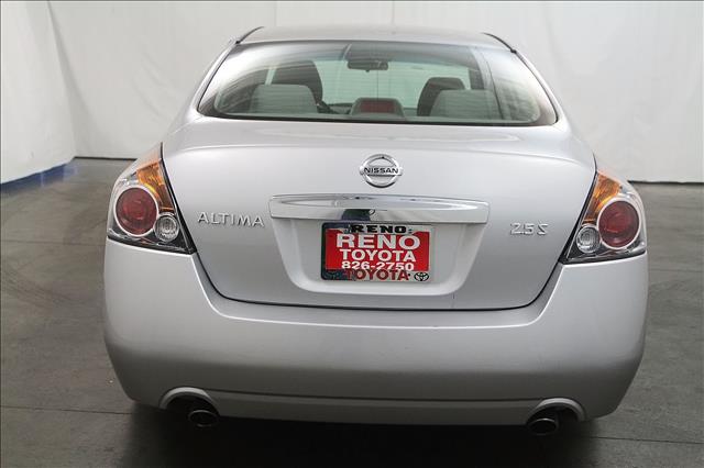 Nissan Altima Pickupslt Quad Cab SWB 4WD 4x4 Truck Sedan