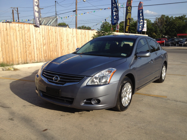 Nissan Altima 2011 photo 4