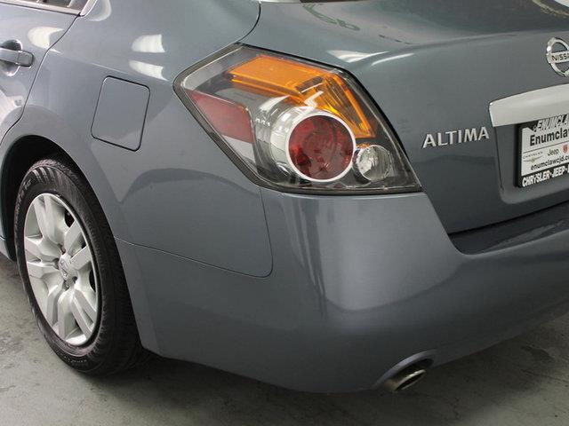 Nissan Altima 2011 photo 12