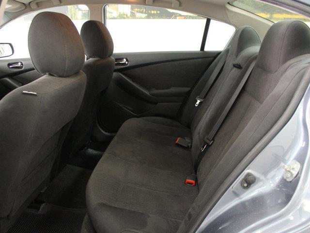 Nissan Altima 2011 photo 19