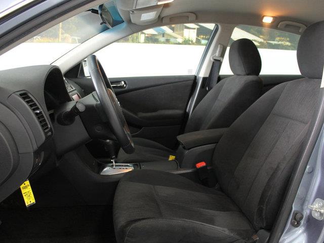 Nissan Altima 2011 photo 2