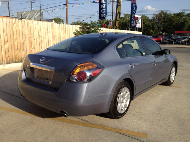 Nissan Altima 2011 photo 3