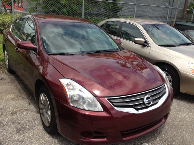 Nissan Altima 2011 photo 2