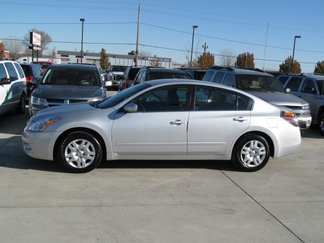 Nissan Altima 2011 photo 3