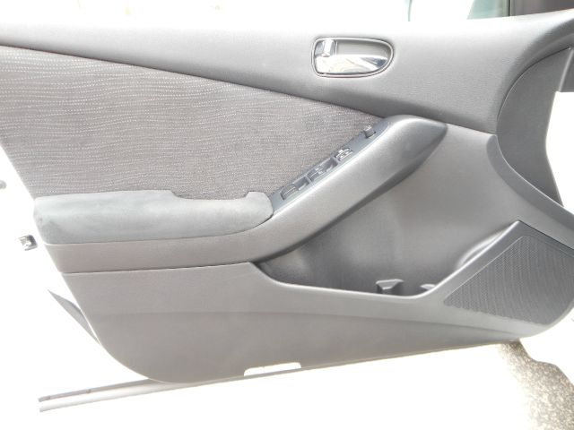 Nissan Altima 2011 photo 11