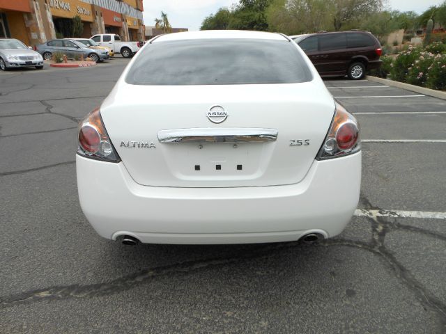 Nissan Altima 2011 photo 15