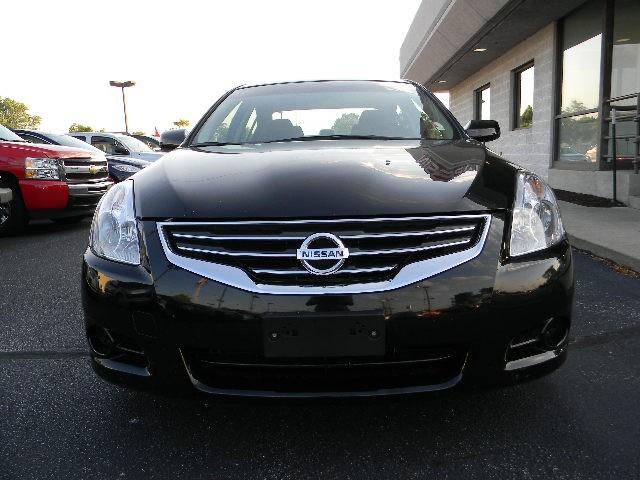 Nissan Altima 2011 photo 1