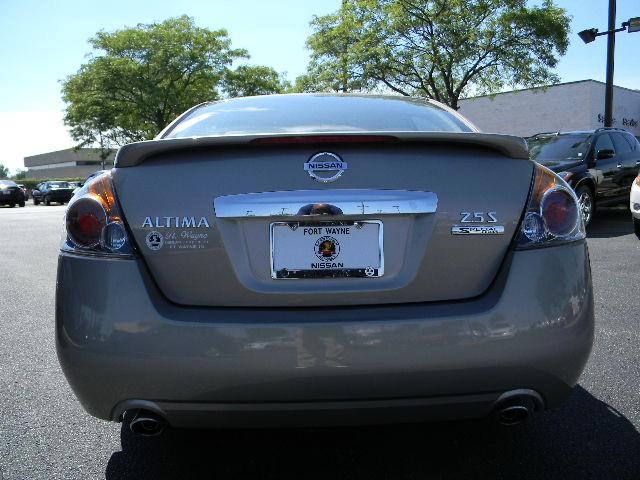 Nissan Altima 2011 photo 4