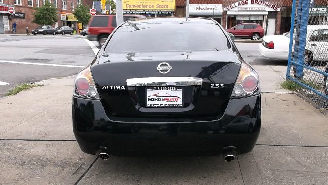 Nissan Altima Pickupslt Quad Cab SWB 4WD 4x4 Truck Sedan