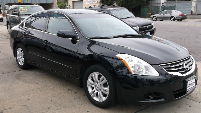 Nissan Altima 2011 photo 1