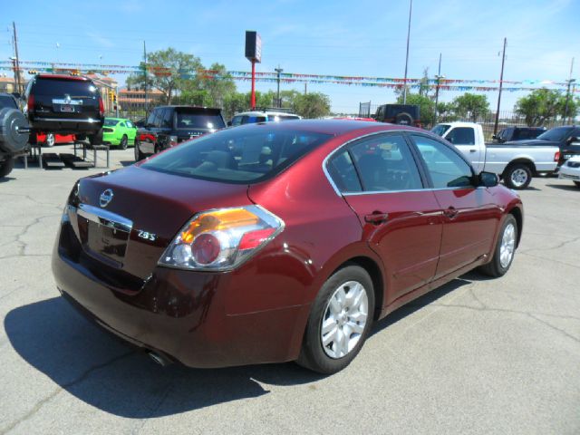 Nissan Altima 2011 photo 1