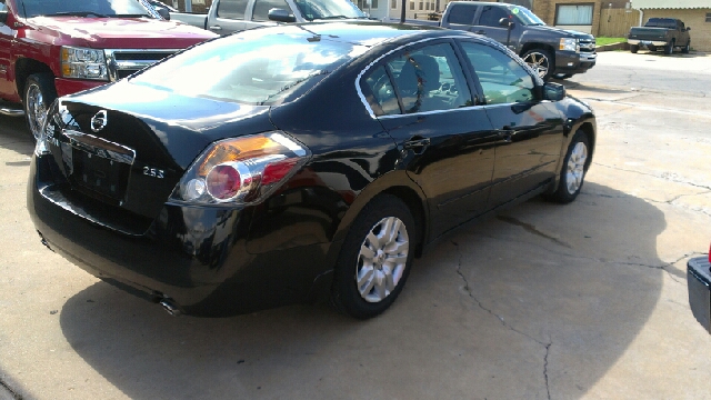 Nissan Altima 2011 photo 2