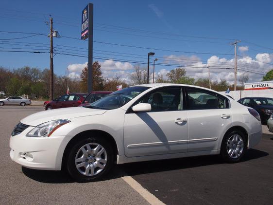 Nissan Altima Pickupslt Quad Cab SWB 4WD 4x4 Truck Sedan