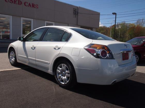 Nissan Altima 2011 photo 3