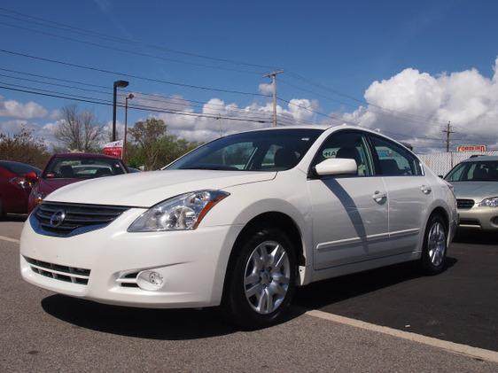 Nissan Altima 2011 photo 4