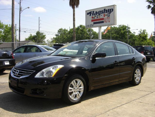 Nissan Altima 2011 photo 1