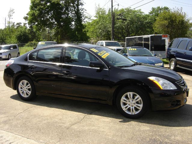 Nissan Altima 2011 photo 2