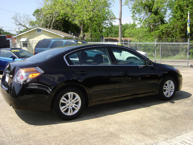 Nissan Altima 2011 photo 3