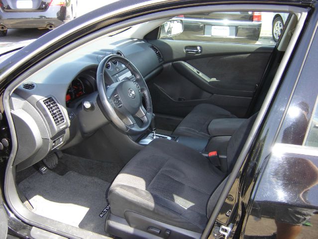 Nissan Altima 2011 photo 4