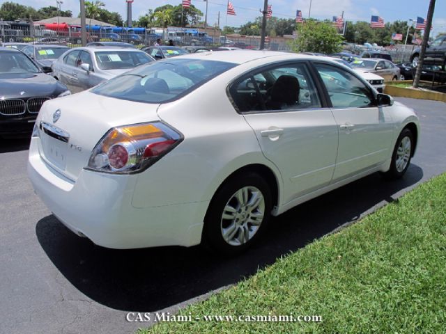 Nissan Altima 2011 photo 4