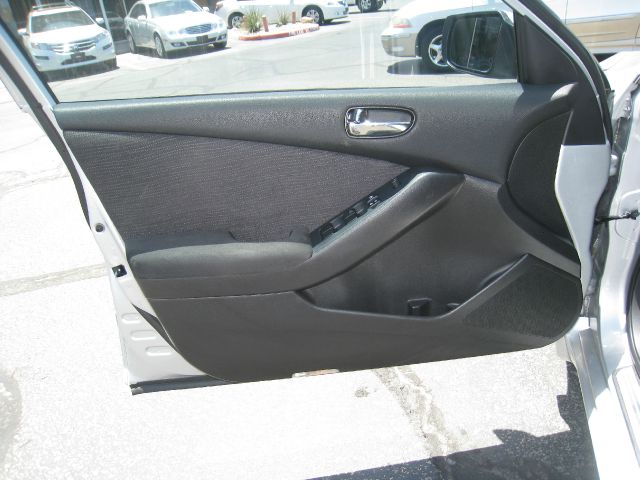 Nissan Altima 2011 photo 18