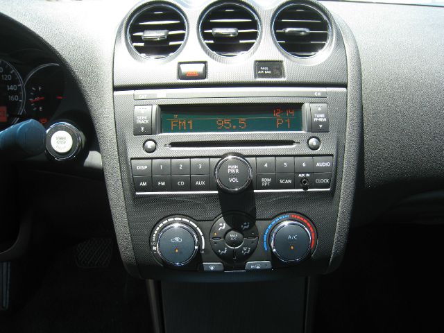 Nissan Altima 2011 photo 4