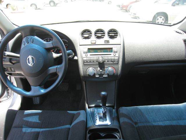 Nissan Altima 2011 photo 9