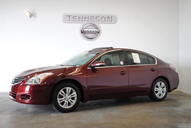 Nissan Altima 2011 photo 1