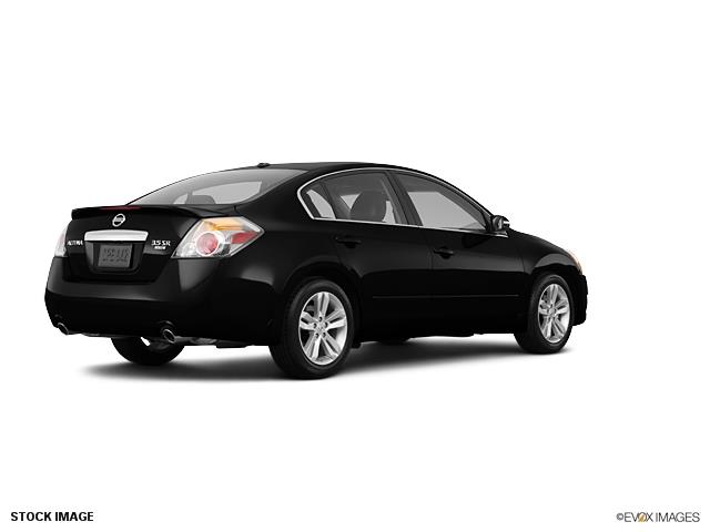 Nissan Altima 2011 photo 4