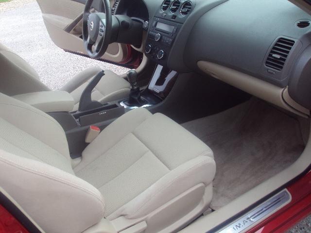 Nissan Altima 2011 photo 2