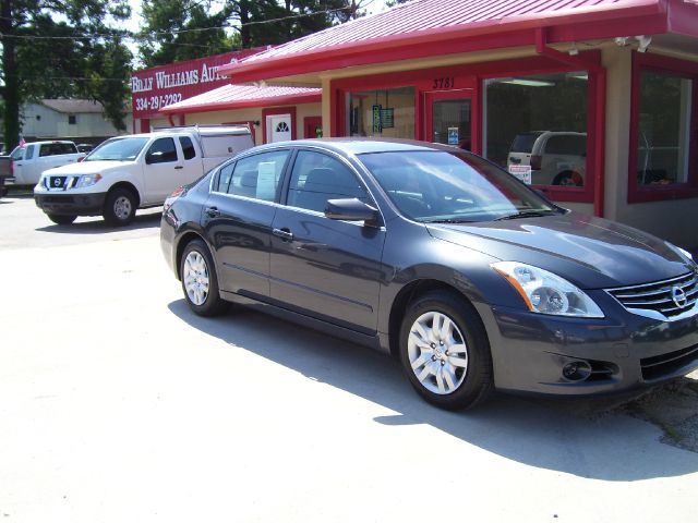 Nissan Altima 2011 photo 1